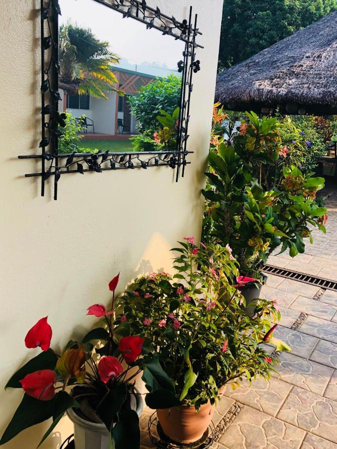 Hotel Santo Vanuatu Луганвил Екстериор снимка