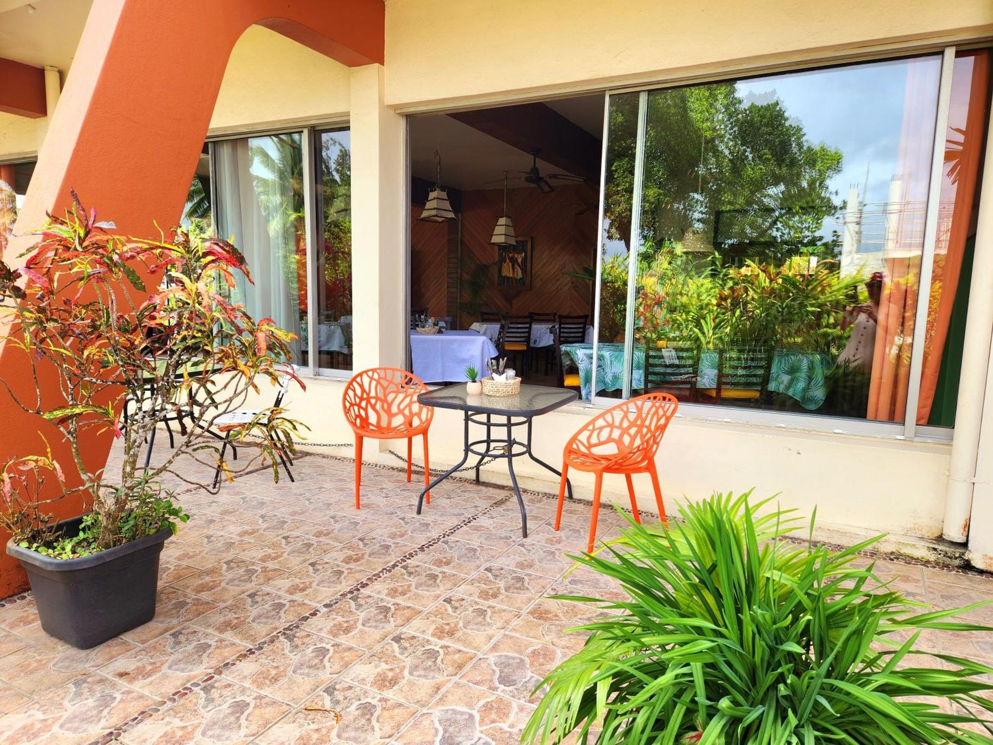 Hotel Santo Vanuatu Луганвил Екстериор снимка