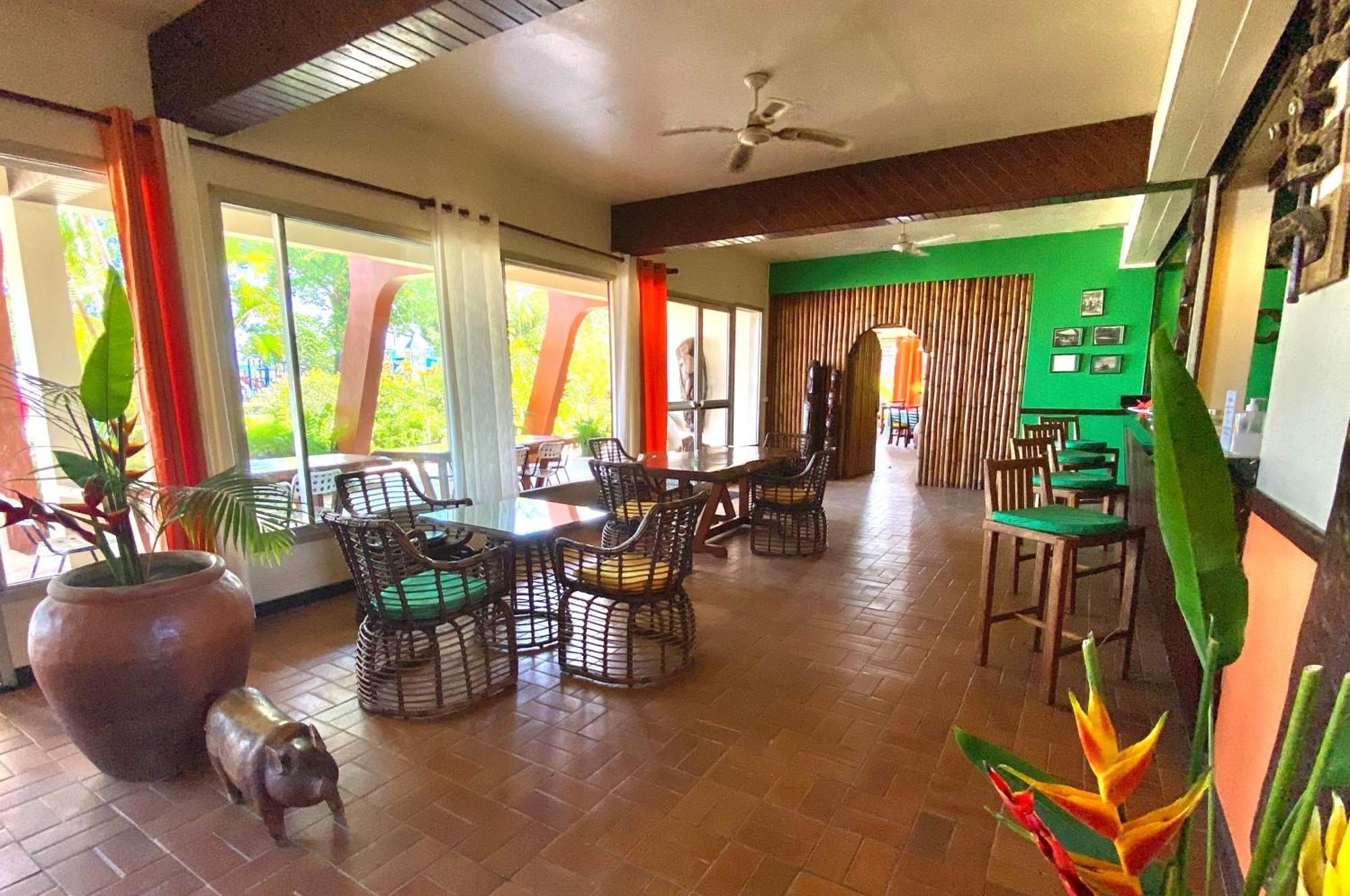 Hotel Santo Vanuatu Луганвил Екстериор снимка